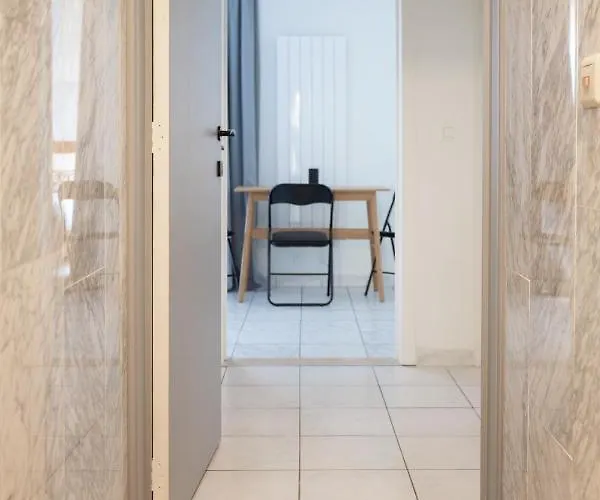 Victoria Studio Apartment *